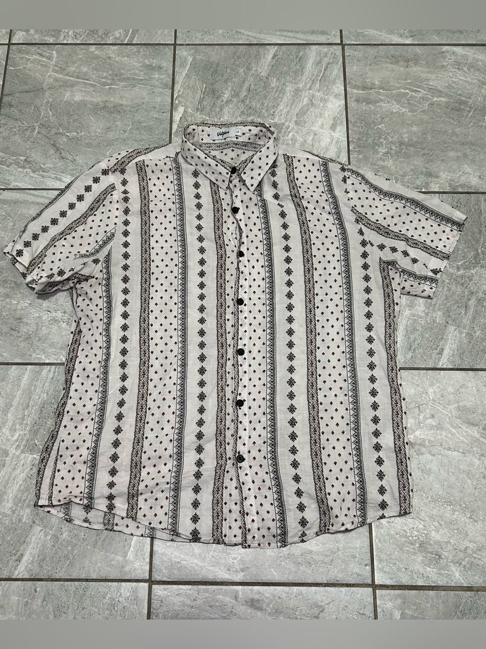 Men’s Patterned Button Up Shirt Size Large Cream Stripe Short Sleeve Retro Style